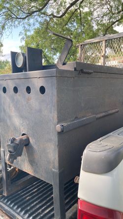 30 gallon Asphalt crack fill melter