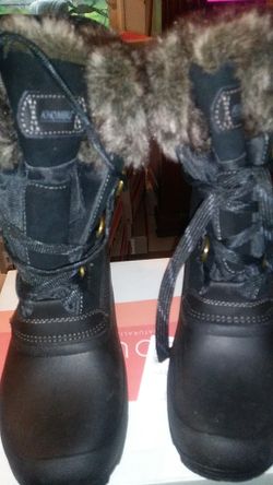 Khombu black boots womens size 10