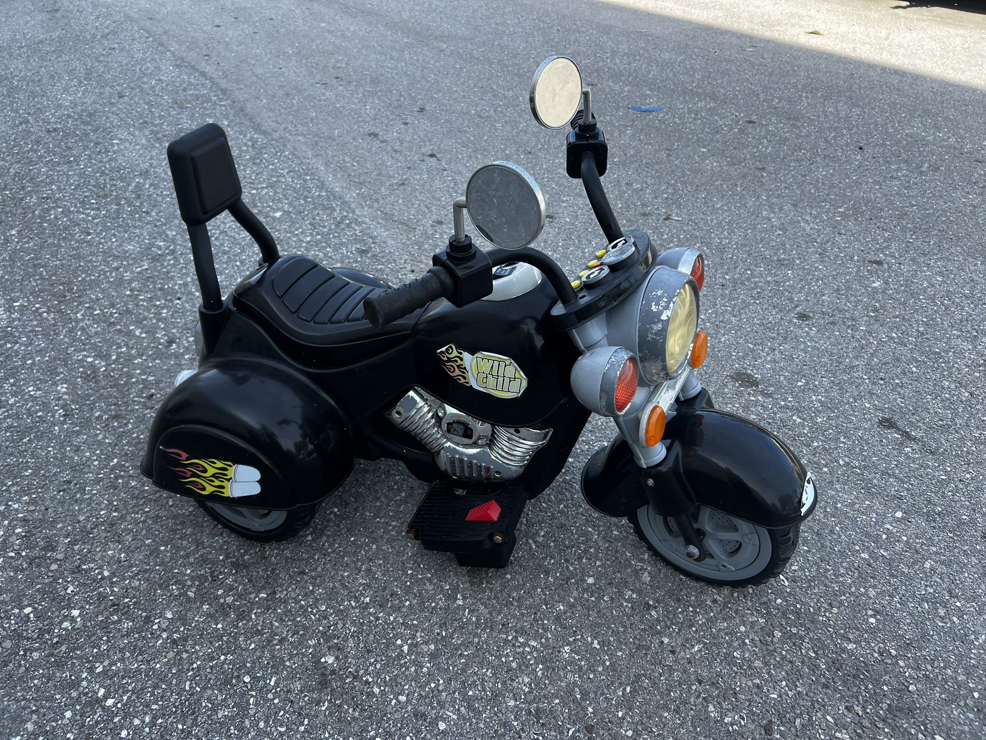 6V Wild Child Toddler Kid’s Battery Powered Motorcycle Car! Works great! New battery! Needs charger. 