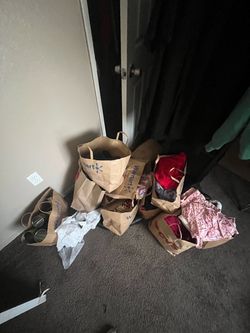 CLOTHES RANDOM ITEMS