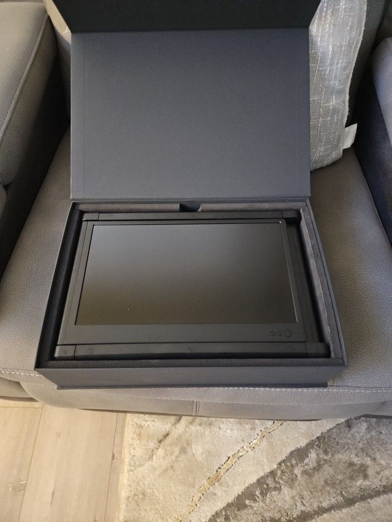 12 Inch Triple Screen Extender