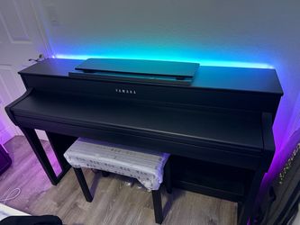 Yamaha Clavinova CLP-745 Digital Upright Piano with Bench