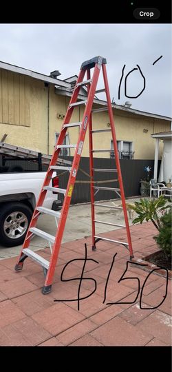 Excellent condition, wide variety of fiberglass ladders