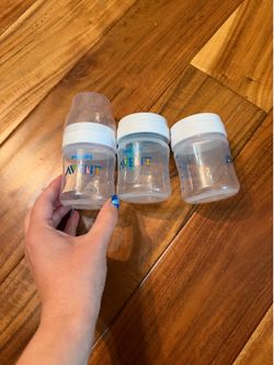 3 avent 4 oz baby bottles