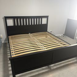 King Size Bed And Two Nightstands For Sale