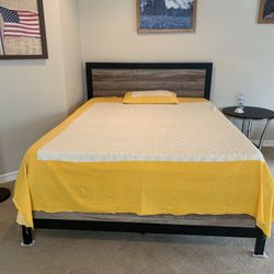 Simmon Beauty rest Pillow Top Queen Mattress With Box Spring And Metal Frame 