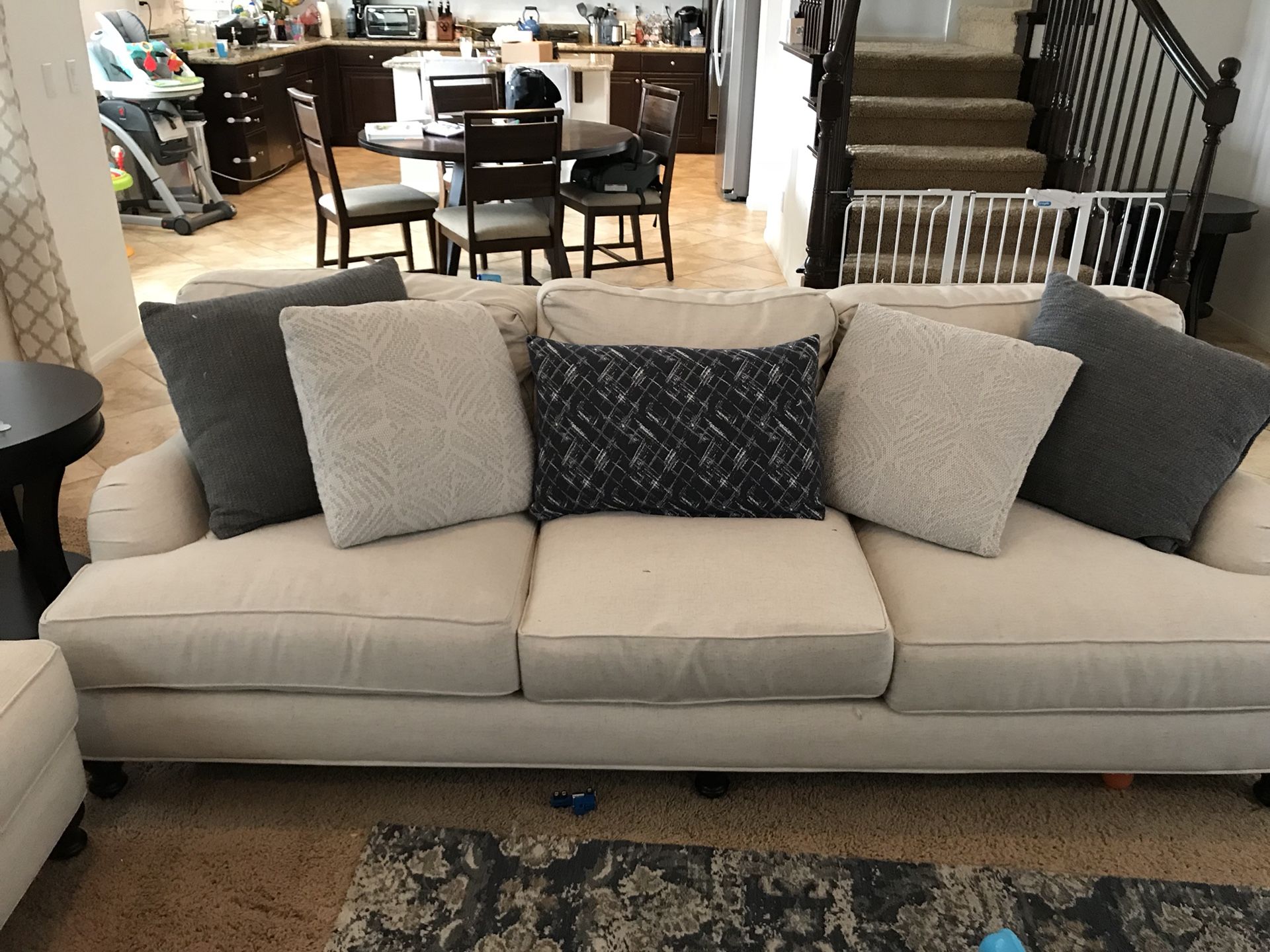Abigail living spaces sofa