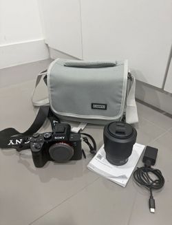 Sony A7iii with Lens kit and case