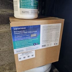 Bioesque Botanical Disinfectant Solution Cleaner (4-Gallon Case)