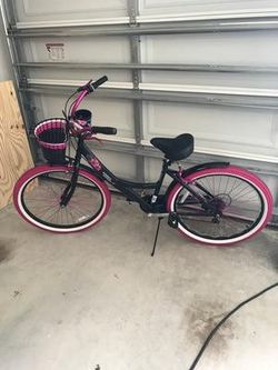 Susan G Coman 26" Black And Pink Cruiser Bike