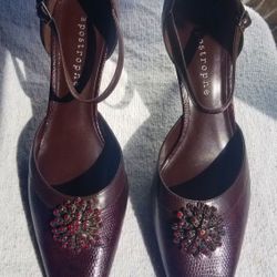 NEW: APOSTROPHE “JETT” BROWN ANKLE STRAP W/RHINESTONE ACCENTS SZ 8 1/2