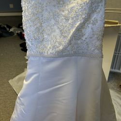 Wedding Dress Size 10 Veil Included