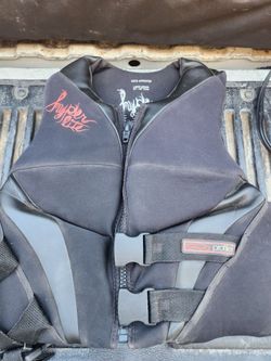 Life Jacket Ladies Medium 90+ lbs Salvavidas