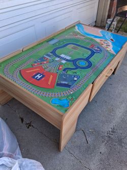 FREE toddler table Cypress