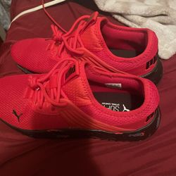 Puma Man Tennis Shoes 