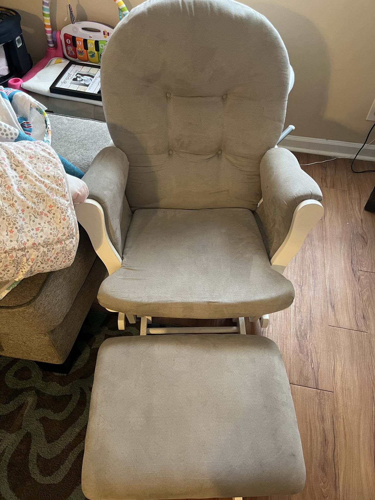 Nursery Rocking Chair 