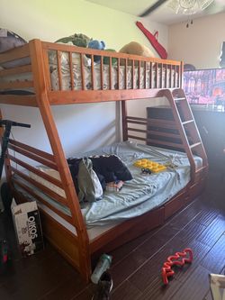 Bunkbed with drawers
