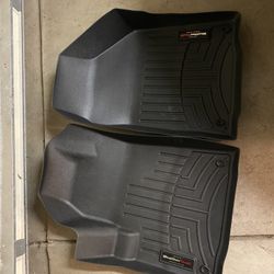 WeatherTech Custom Fit FloorLiners for Jeep Cherokee - 1st Row Black
