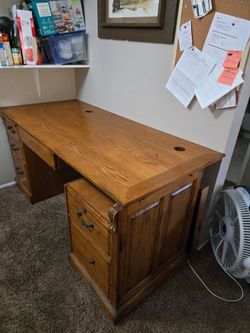 Oak attorneys desk