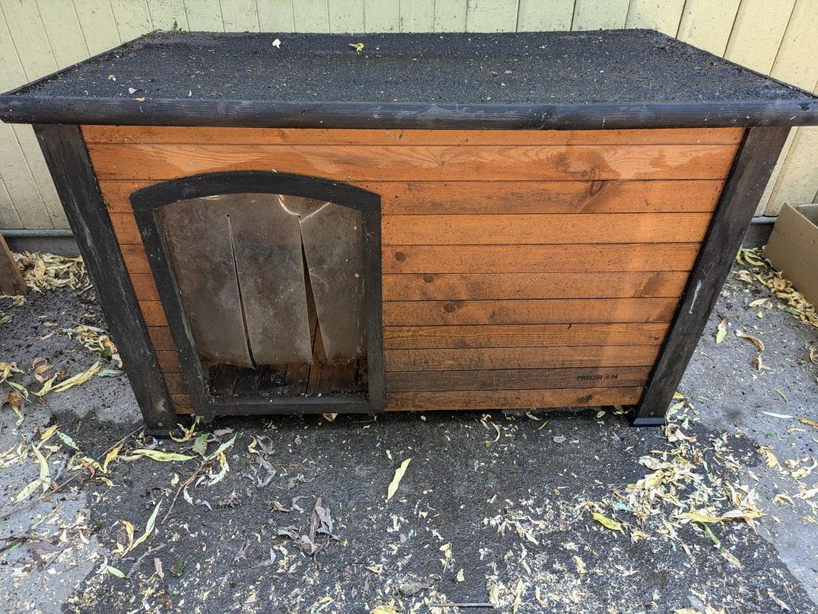 Doghouse Precision Extreme Log Cabin Dog House