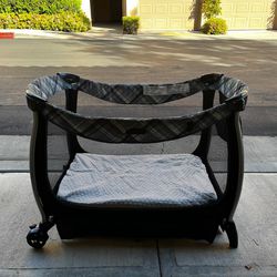 Portable crib 