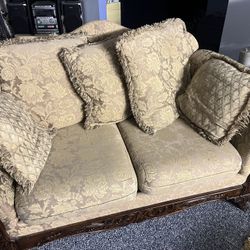 Free Sofa Set