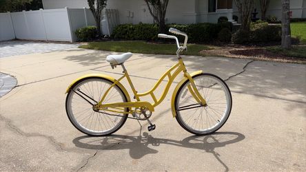 Good condition Schwin Legacy Beach Cruiser