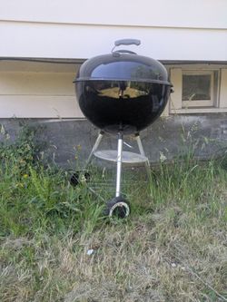 Charcoal grill & bag of charcoal