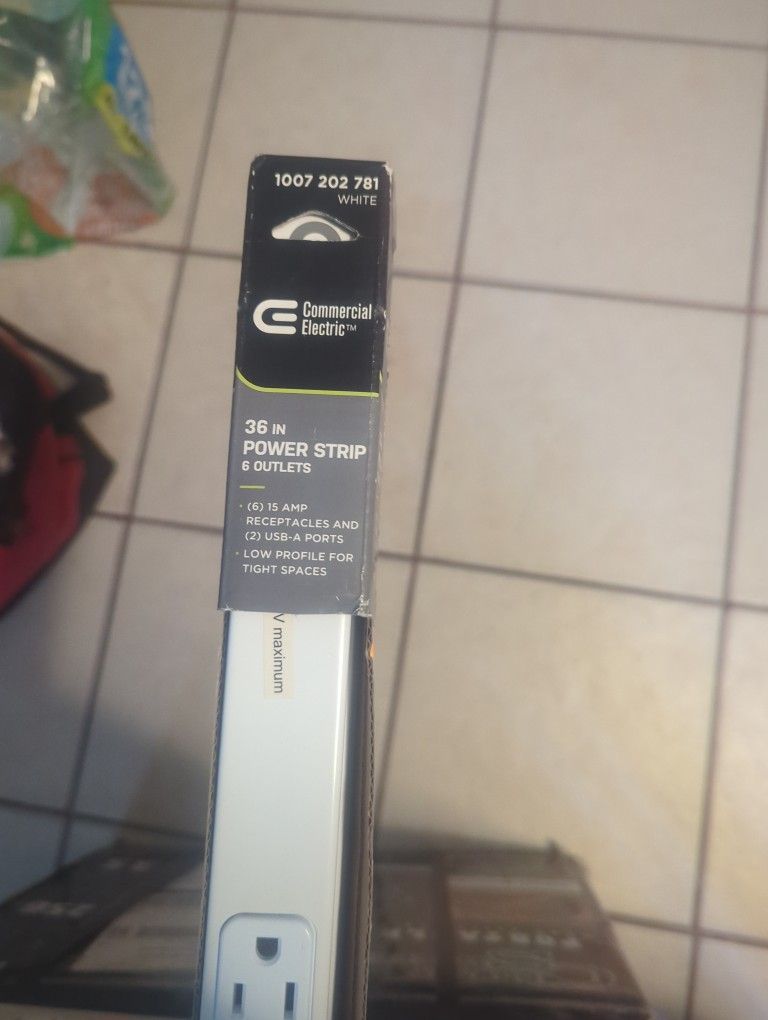 Commercial Electric 36in Power Strip And Outlets 