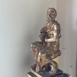 Moses by Michelangelo Statue
