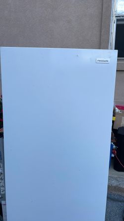 Stand up freezer