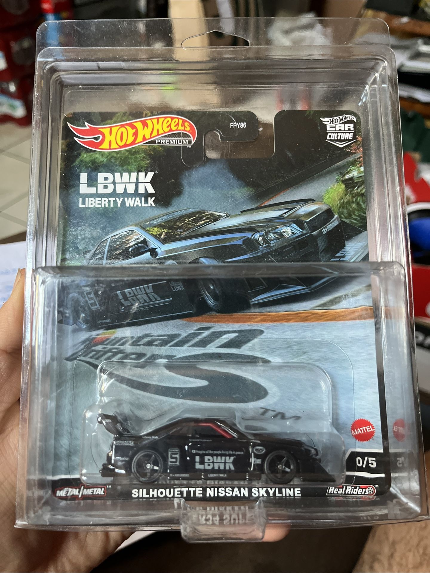 Hotwheels LBWK Nissan Skyline ER34 Chase