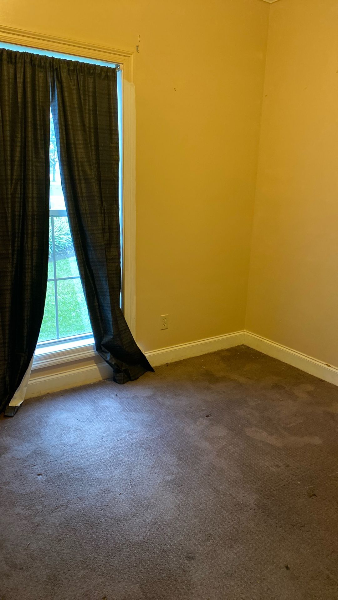 Rento recámara 400 y 200 depósito. Vivo aquí en Lafayette viles incluido