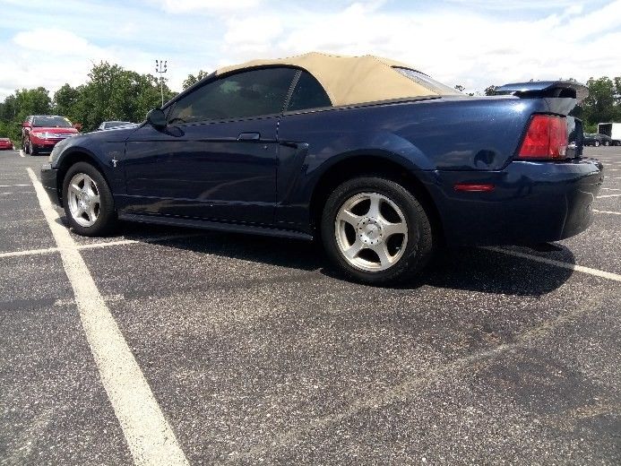 2003 Ford Mustang