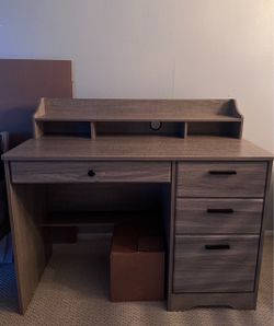 Kids desk