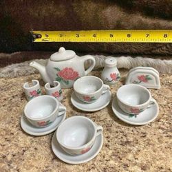 Juego De Cafecy Te De Porcelana EN MINIATURAS 