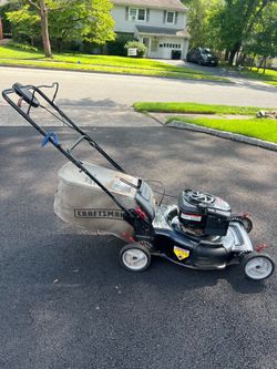 Self propelled lawnmower
