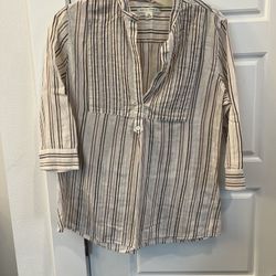 Banana Republic white and black striped button-up shirt women’s size small 