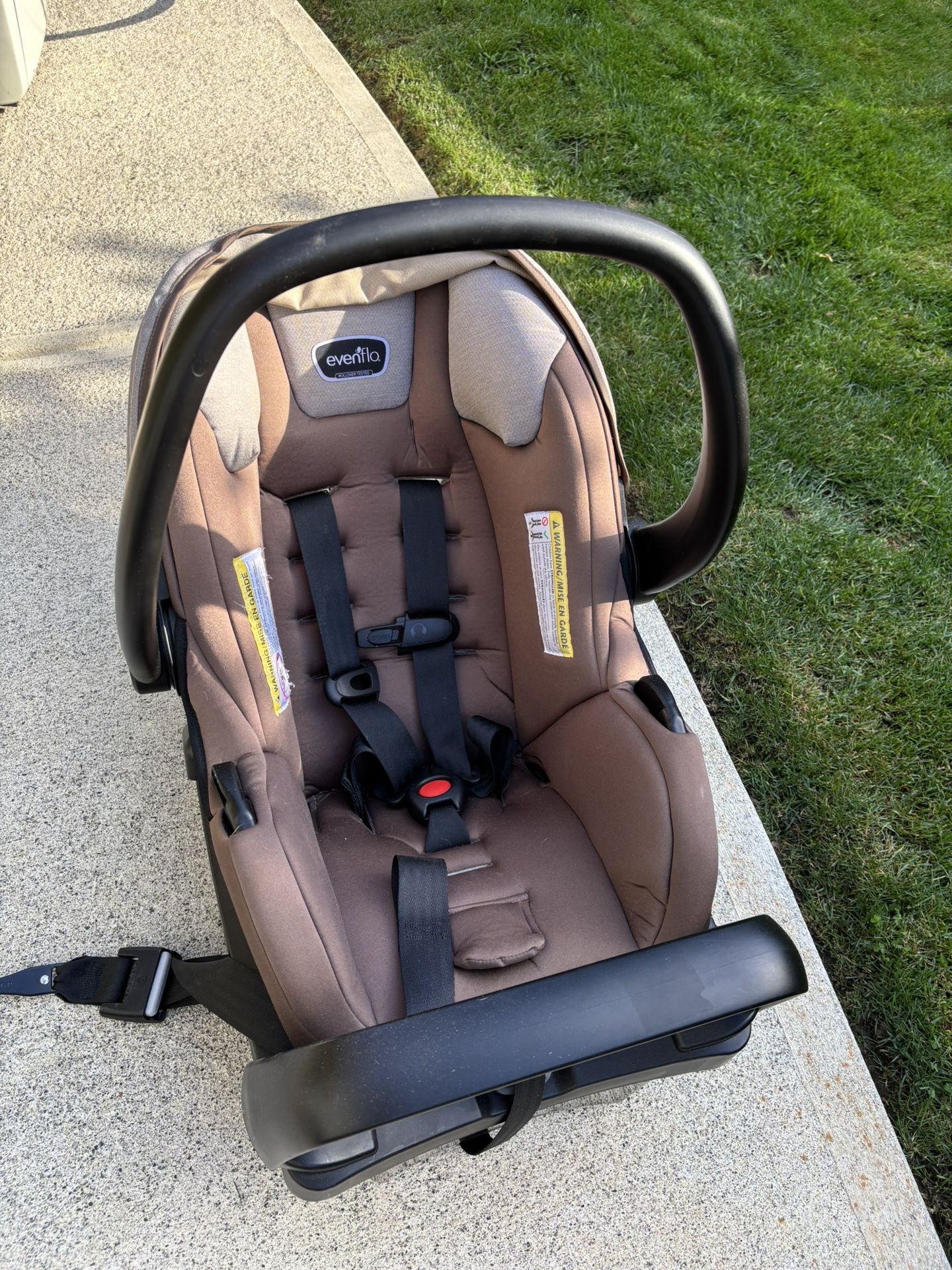 Evenflo Car Seat And Base Hardly used NO ACCIDENTS