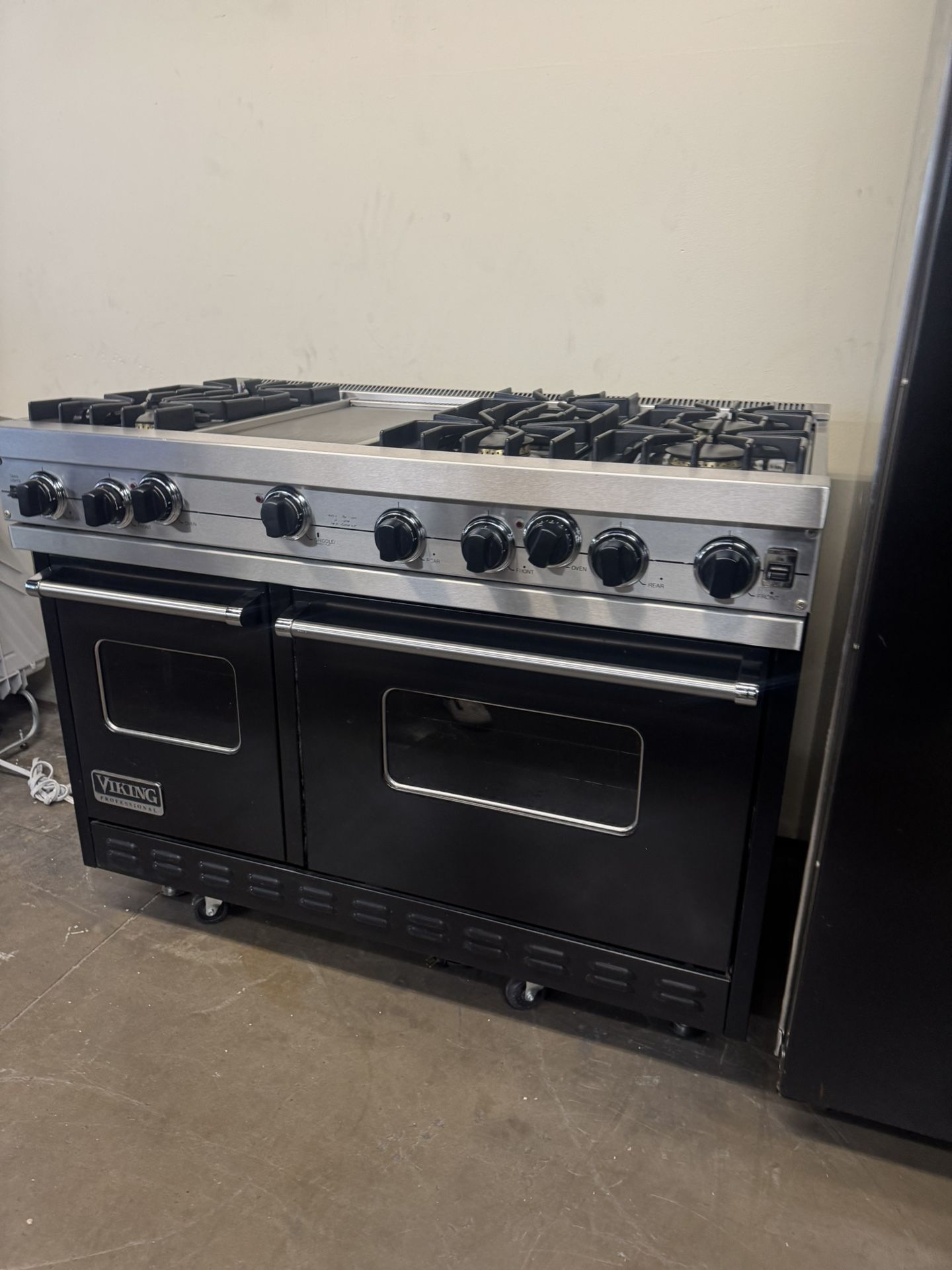 Viking 48” Black Gloss Gas Range Stove