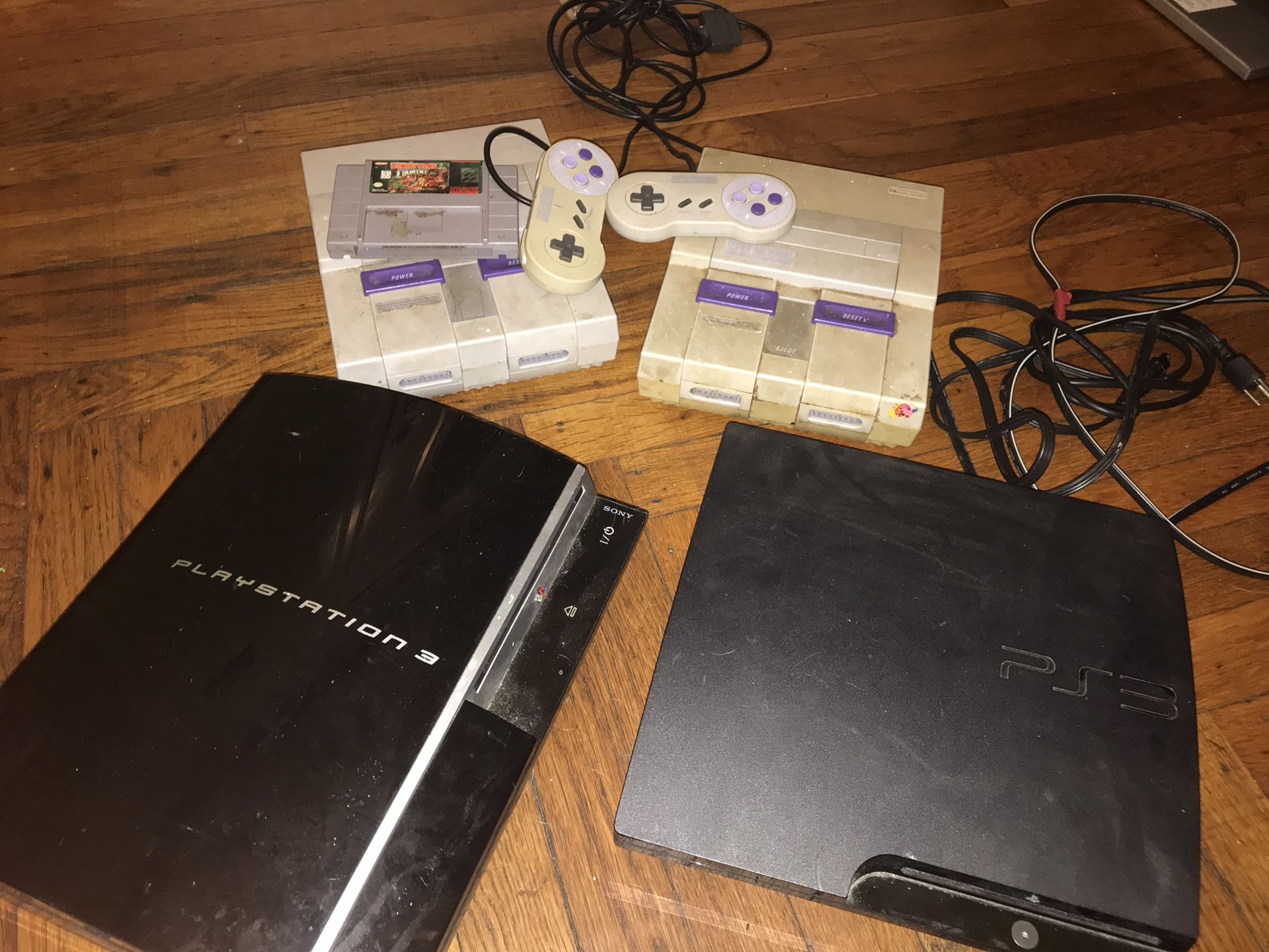 2 Ps3 and 2 Super Nintendos