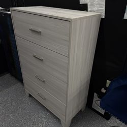 Light Gray Wood 4 Drawer Dresser