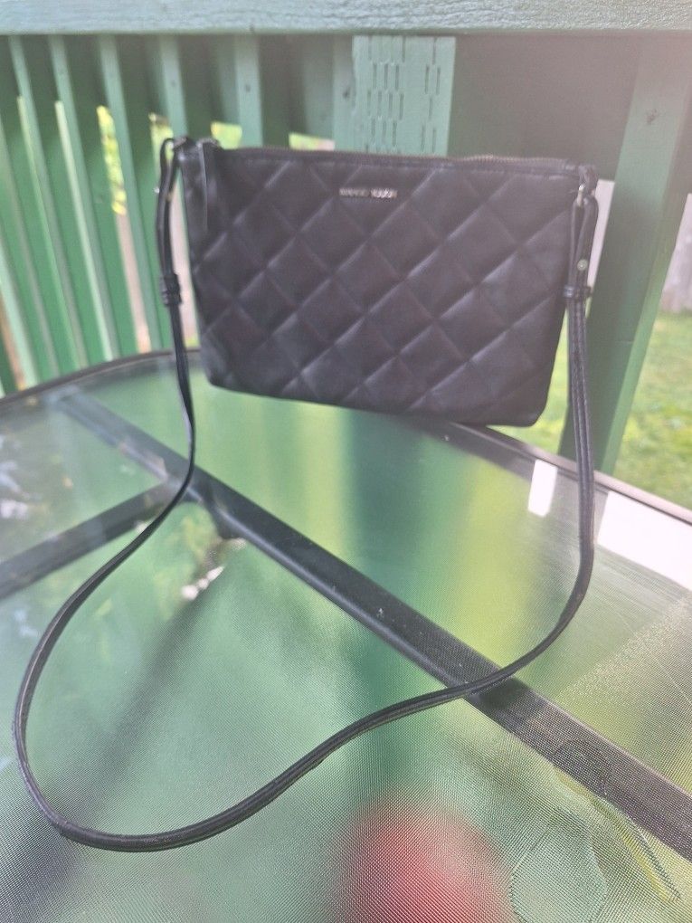 Mango Quilted Black Crossbody Bag – Sleek & Minimalist Style