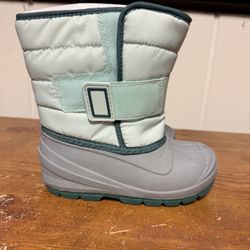 Toddler snow Boots ***NEW***