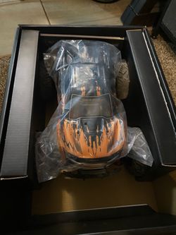 BEZGAR HM 123 Rc truck with 4 batteries and 3 chargers works great