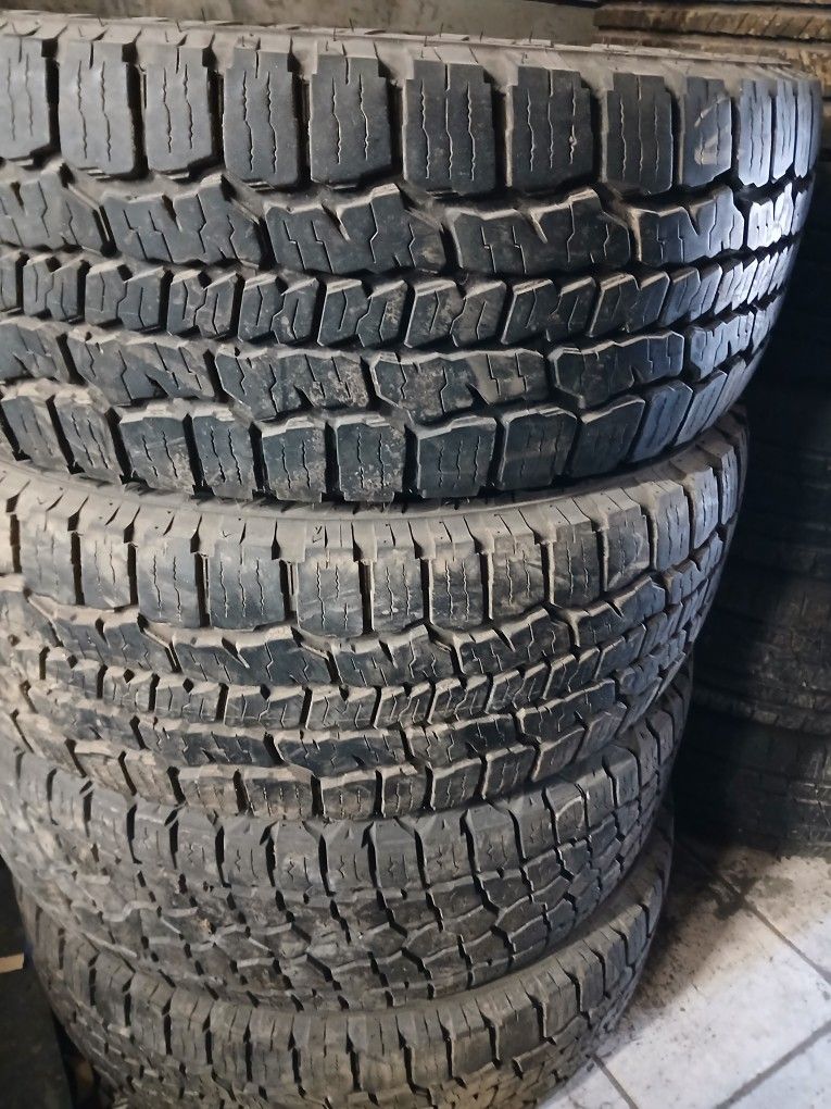 245/65/17 Trail Cutter Set Of 4 Good Tread $350 