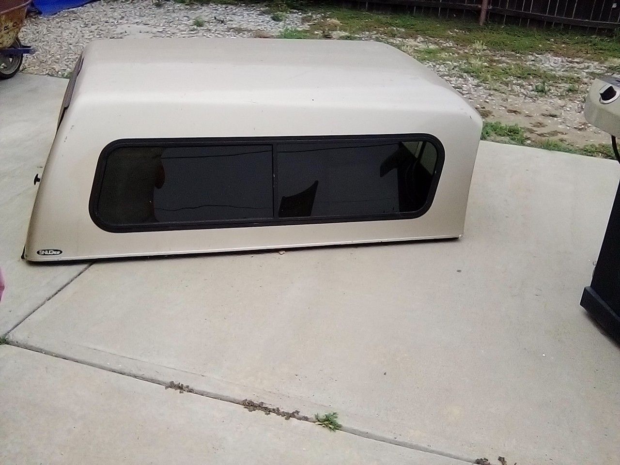 Snugtop hard top camper shell serial number J20678 size 6'4"3/4 long 5