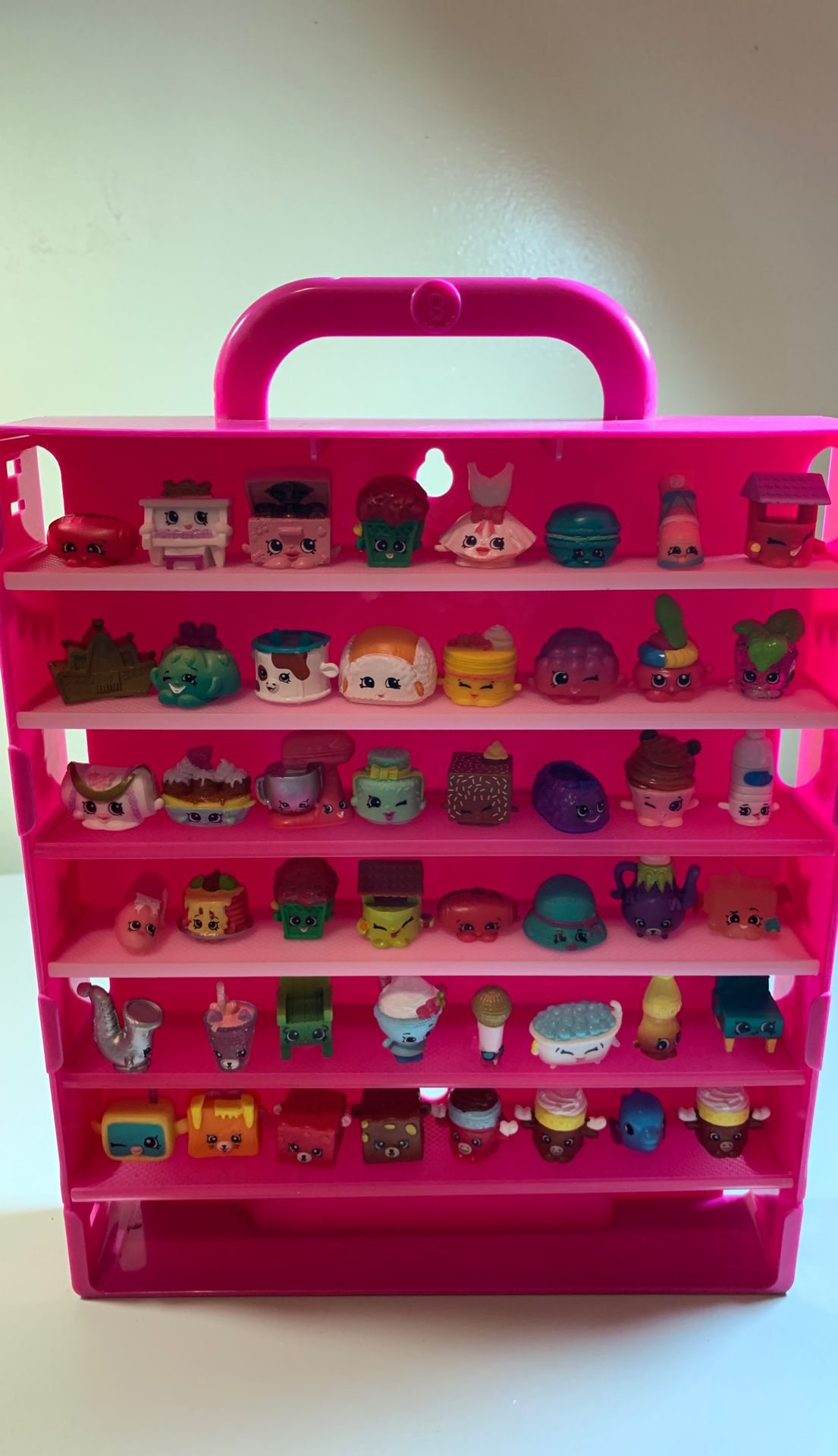 Shopkins lot with carrying case