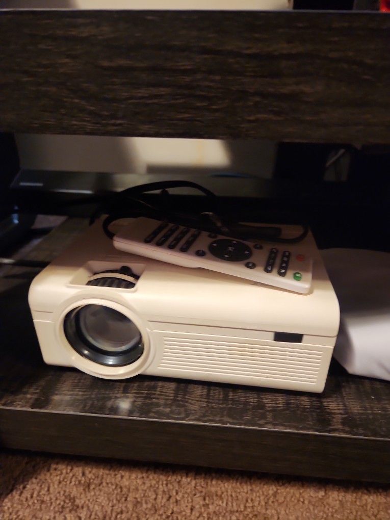 TV PROJECTOR WITH SCREEN