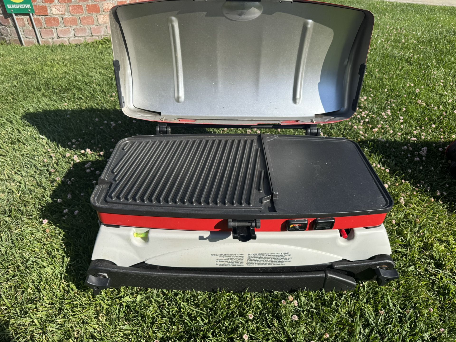 Thermos Grill-2-Go Portable Gas Grill 